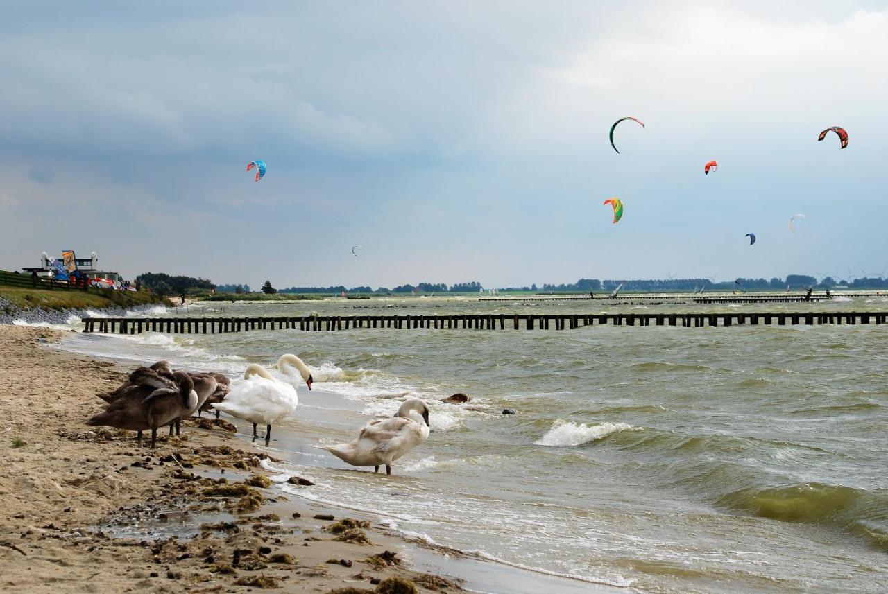 Uit Alle Windstreken Couette-café Hindeloopen