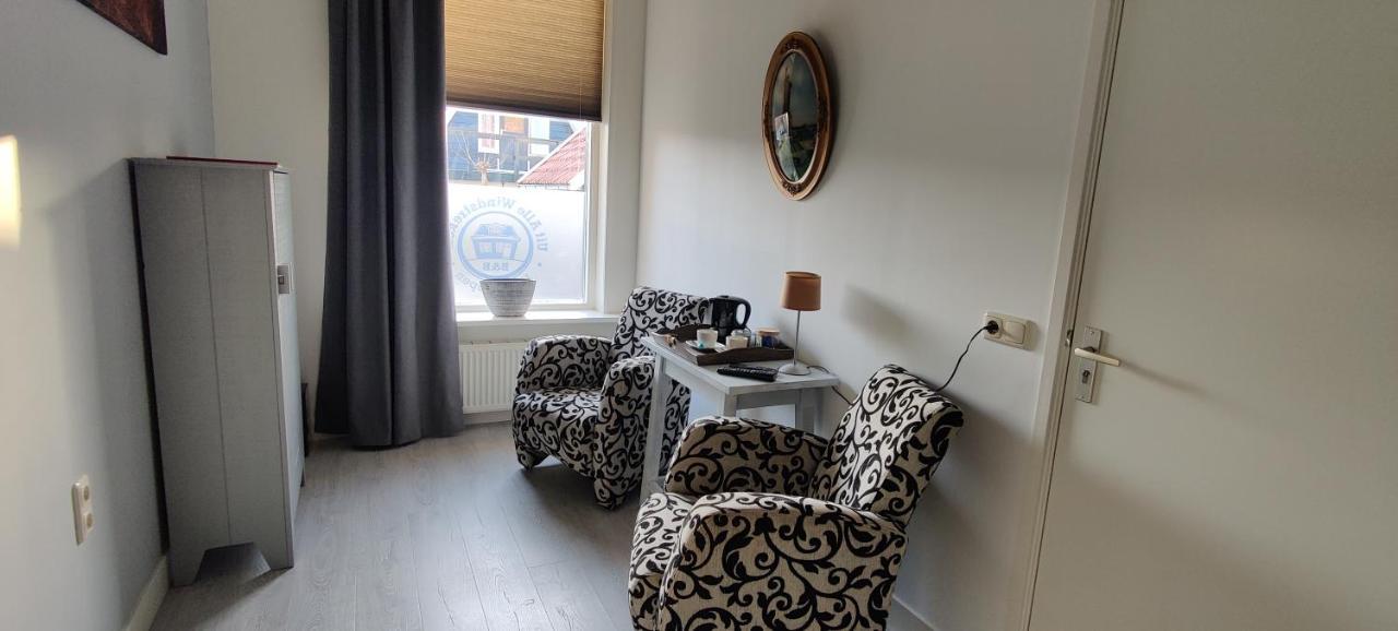 Uit Alle Windstreken Couette-café Hindeloopen